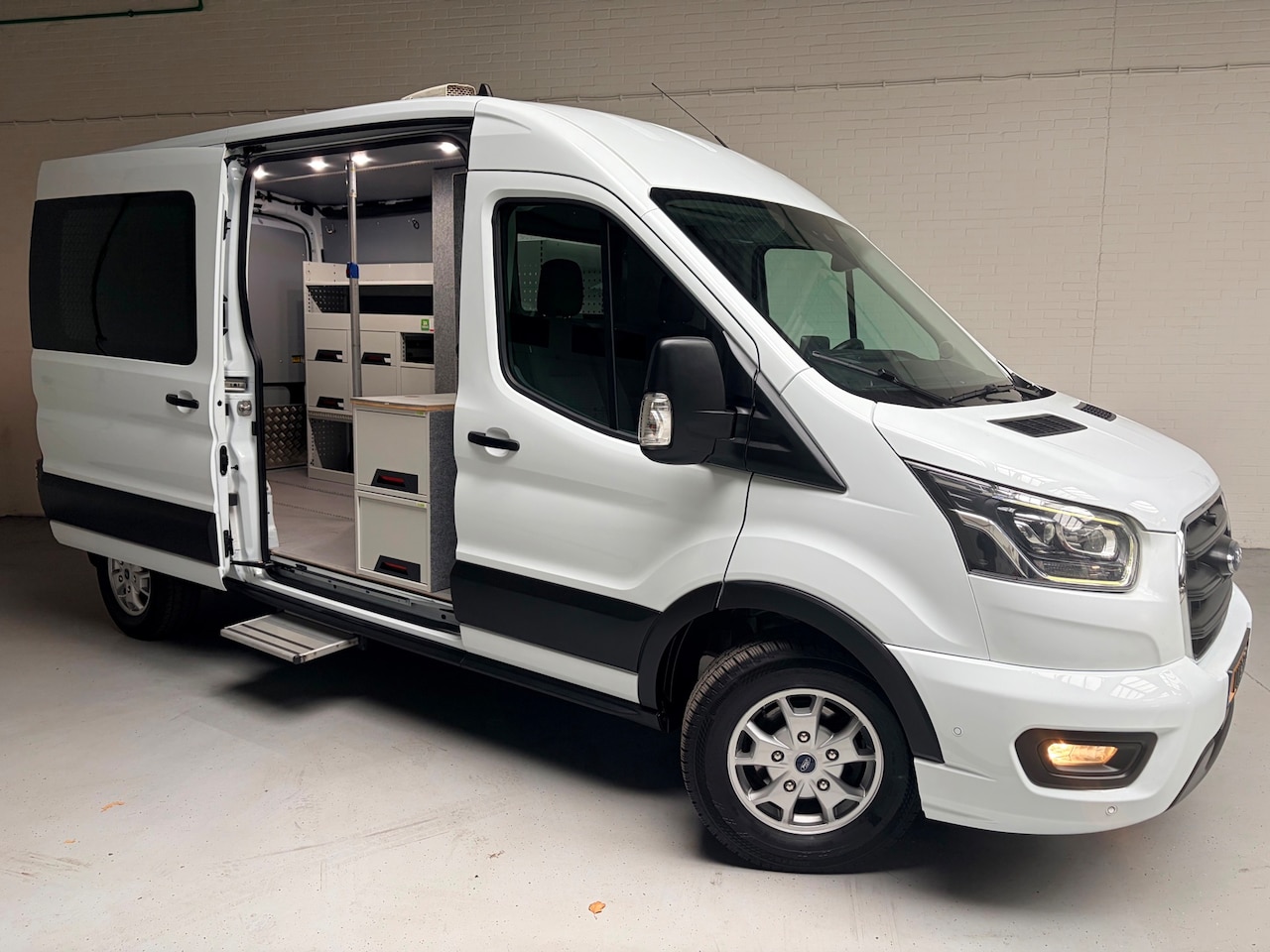 Ford Transit - Automaat Servicewagen met Laadklep 350 2.0 TDCI 185pk euro6 L3H2 Limited, 2xSchuifdeur, NI - AutoWereld.nl