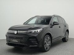 Volkswagen Tiguan - R-Line Edition 1.5 eHybrid 272 PK | Panoramadak | Trekhaak | Black Style pakket |