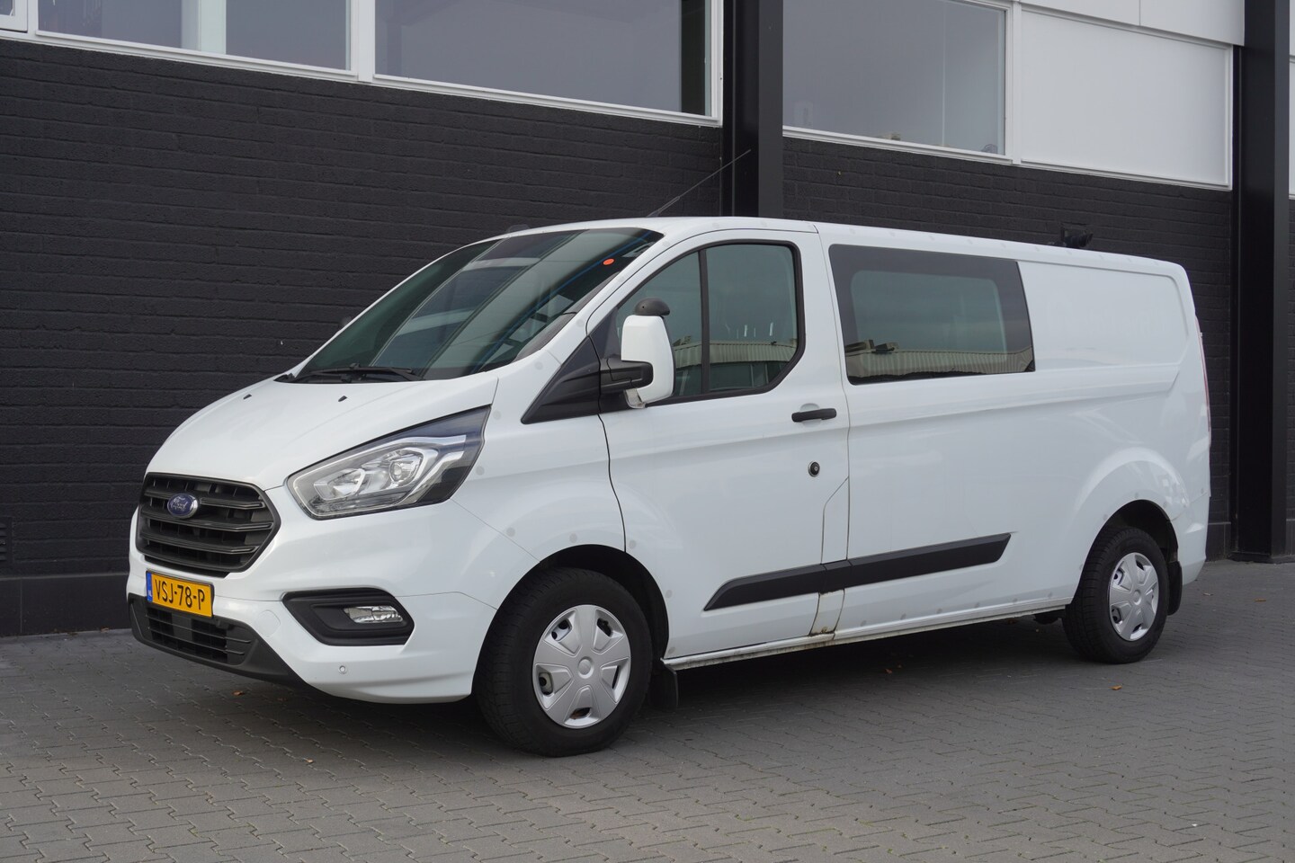 Ford Transit Custom - 2.0 TDCI 130PK L2 Dubbele Cabine EURO 6 - Airco - Cruise - PDC - €18.950,- Excl. - AutoWereld.nl