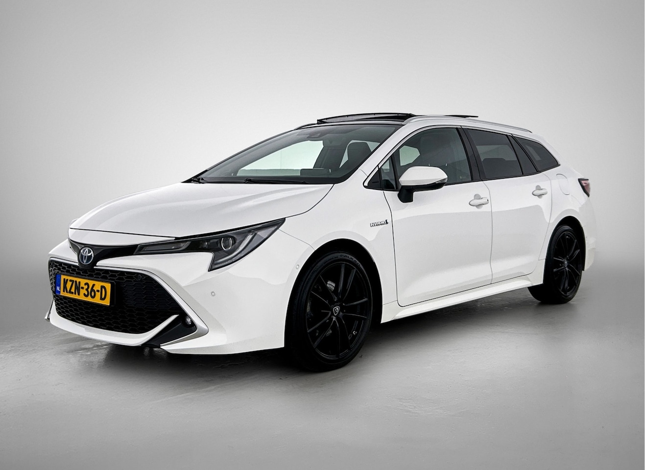 Toyota Corolla Touring Sports - 2.0 Hybrid Executive JBL | Winterset | Panoramadak | Stoel+stuurverwarming | FULL LED adap - AutoWereld.nl
