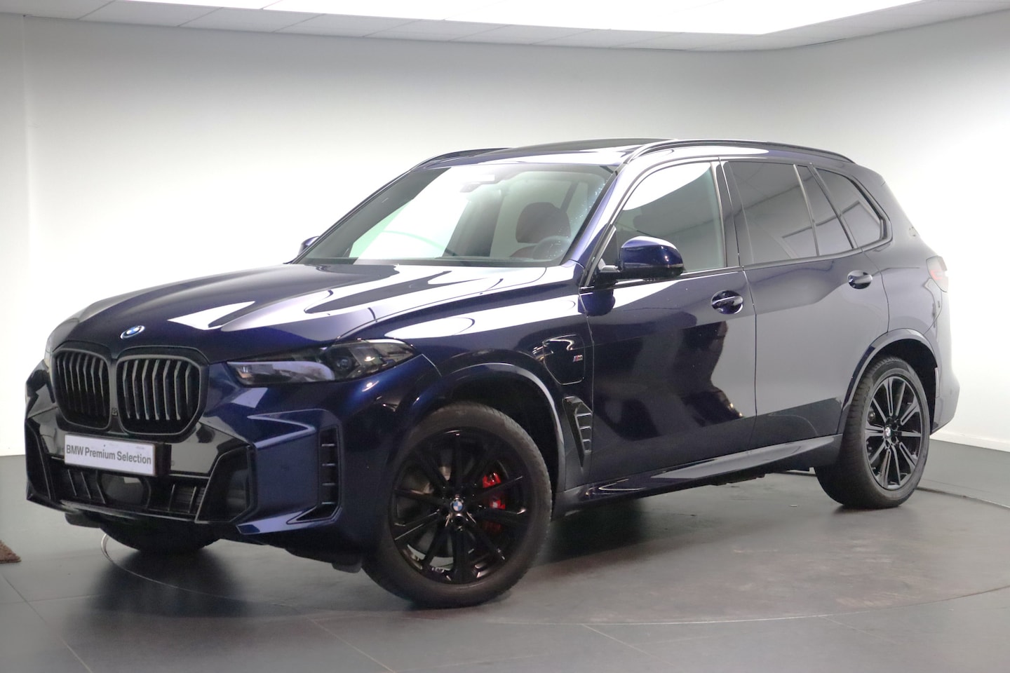 BMW X5 - xDrive50e M Sport Automaat / Panoramadak Sky Lounge / Trekhaak / Bowers & Wilkins / Parkin - AutoWereld.nl