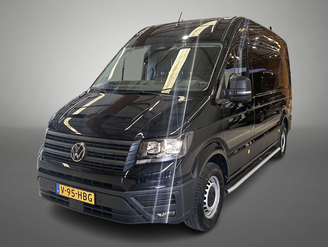 Volkswagen Crafter - 2.0 TDI L3H3 Highline 140 PK | Airco | Trekhaak | Multifunctioneel stuurwiel | Achteruitri - AutoWereld.nl