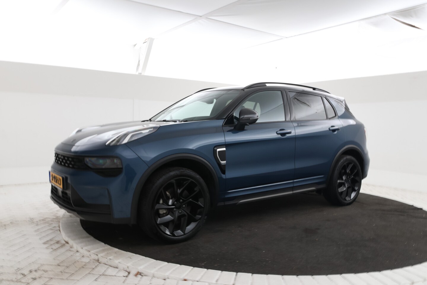 Lynk & Co 01 - 1.5 zwarte hemel! - AutoWereld.nl