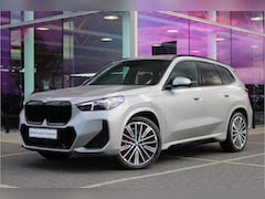BMW X1 - xDrive25e M Sport Automaat / Panoramadak / Trekhaak / Sportstoelen / Adaptieve LED / M Ada