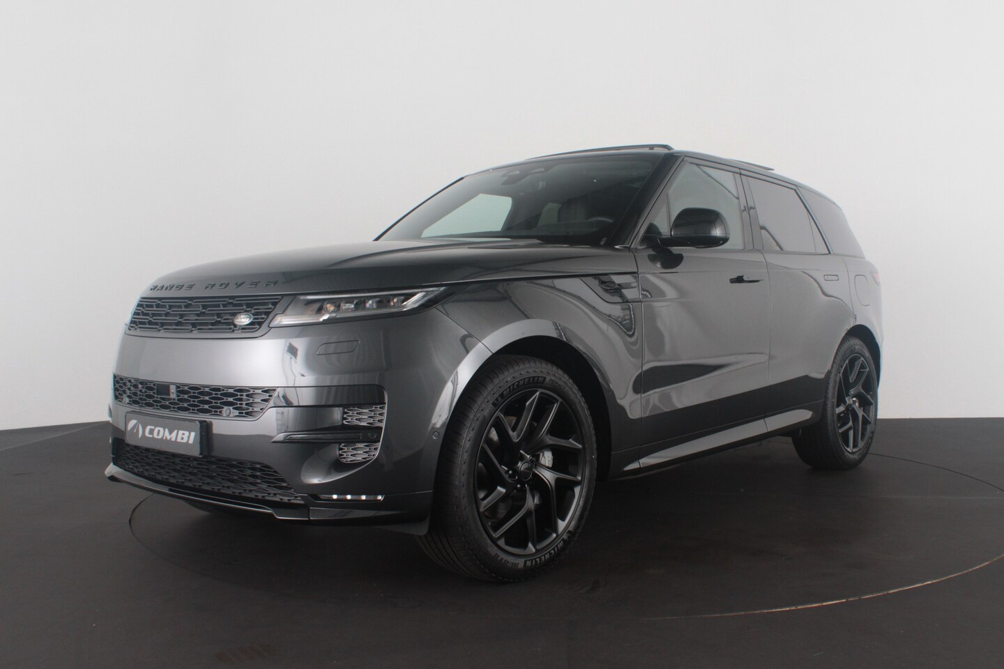Land Rover Range Rover Sport - 3.0 P460e Dynamic SE PHEV > Pano.schuif/Black-Pack/Winterpakket/Ventilatie/Carpathian Grey - AutoWereld.nl