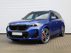 BMW X1 - xDrive25e M Sport Automaat / Trekhaak / Panoramadak / Sportstoelen / Comfort Access / Head