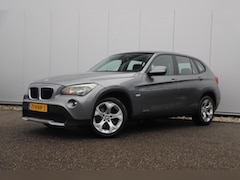 BMW X1 - sDrive18i Executive 150PK Trekhaak Navigatie LMV Climate Cruise Control Parkeersensor