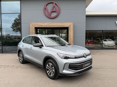 Volkswagen Tiguan - 1.5 eHybrid Life | Trekhaak | Elek. Achterklep | 360 Camera | Rijklaar incl. verlengde gar