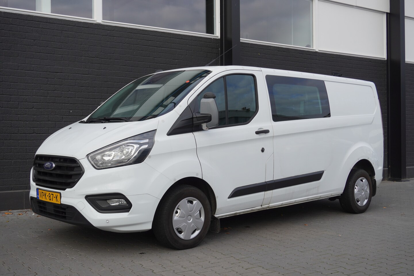 Ford Transit Custom - 2.0 TDCI 130PK L2 Dubbele Cabine EURO 6 - Airco - Cruise - PDC - €17.950,- Excl. - AutoWereld.nl