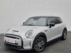 MINI Electric - Yours 33 kWh SOH 99% Head-Up Warmtepomp | Stoelverwarming | Sportstoelen | LED | DAB Audio