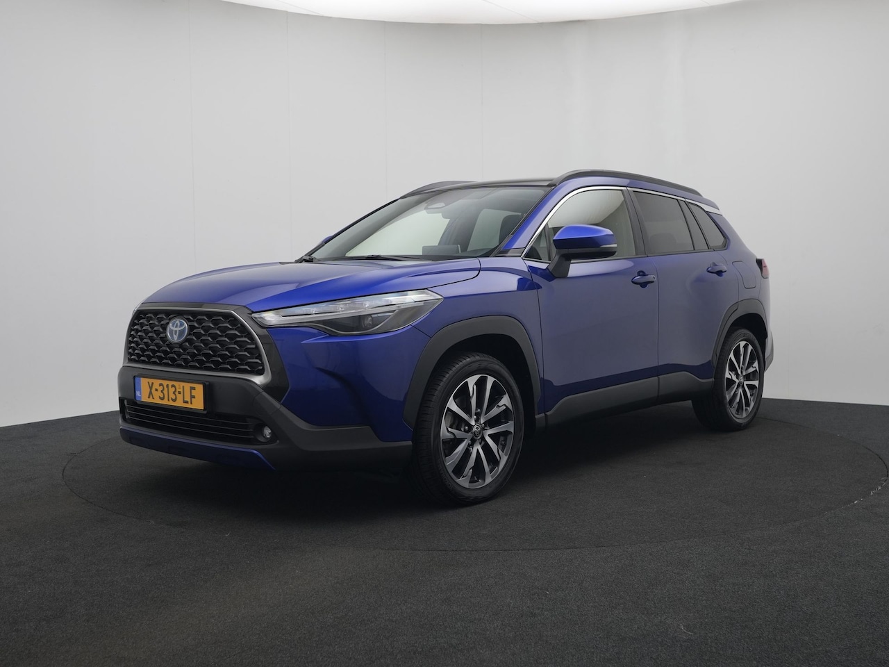 Toyota Corolla Cross - Hybrid 140 Style | Parkeersensoren V+A | Blindspot | Stoelverwarming | - AutoWereld.nl