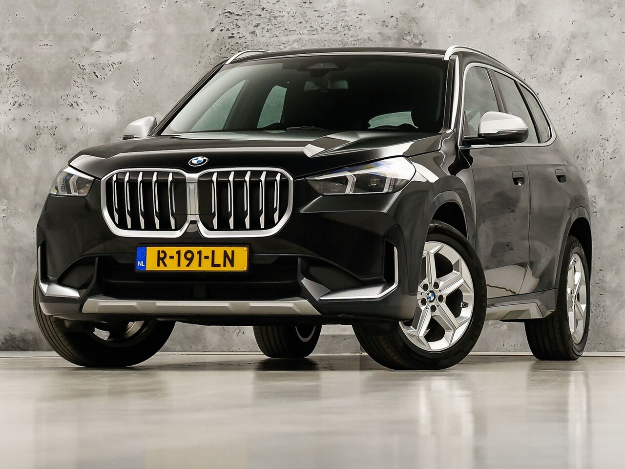 BMW X1 - sDrive18i X-Line Automaat (NIEUW MODEL, APPLE CARPLAY, GROOT NAVI, CAMERA, STUUR/STOELVERW - AutoWereld.nl