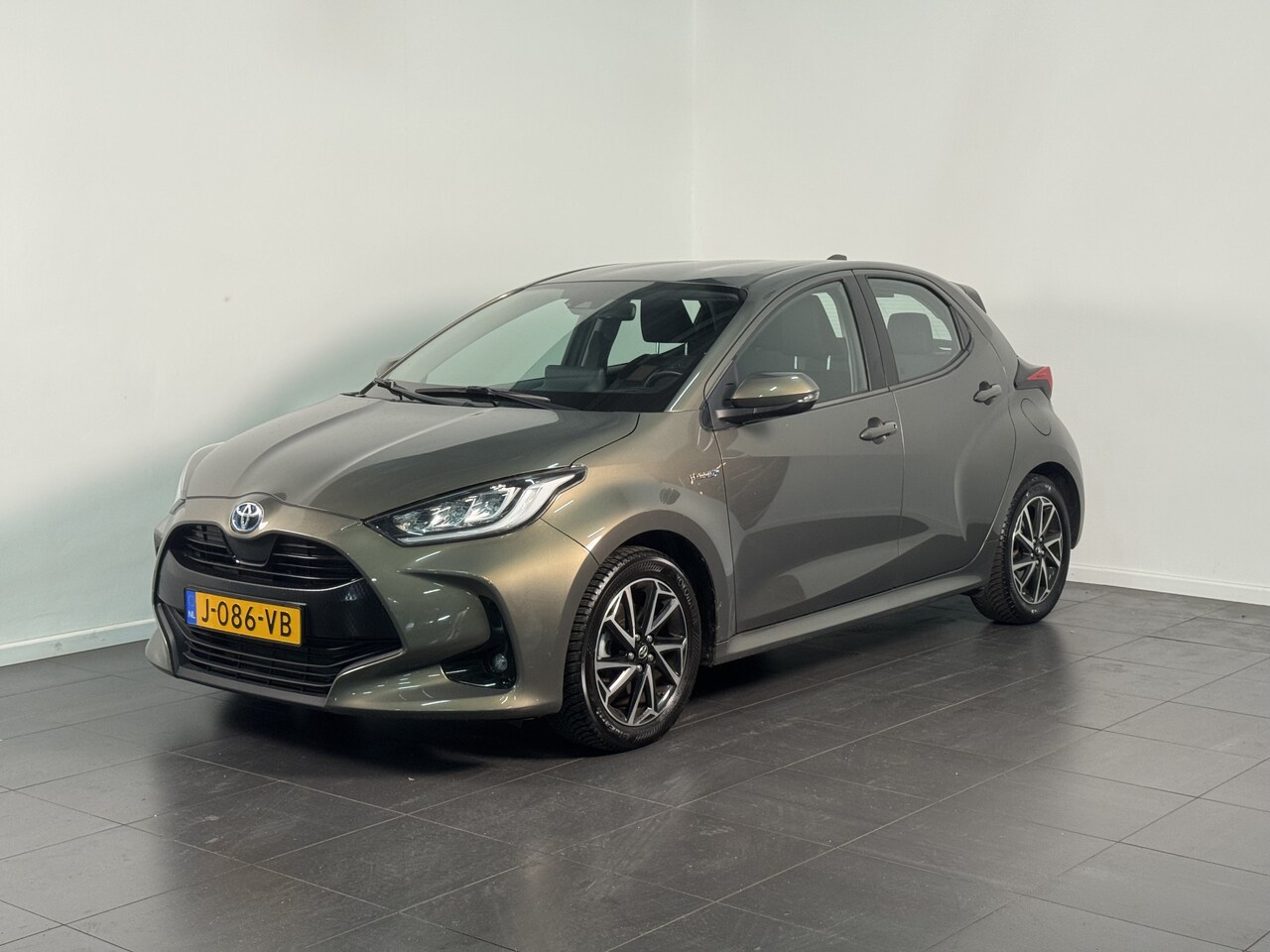 Toyota Yaris - 1.5 Hybrid Dynamic | Trekhaak | All Seasons | Carplay | - AutoWereld.nl