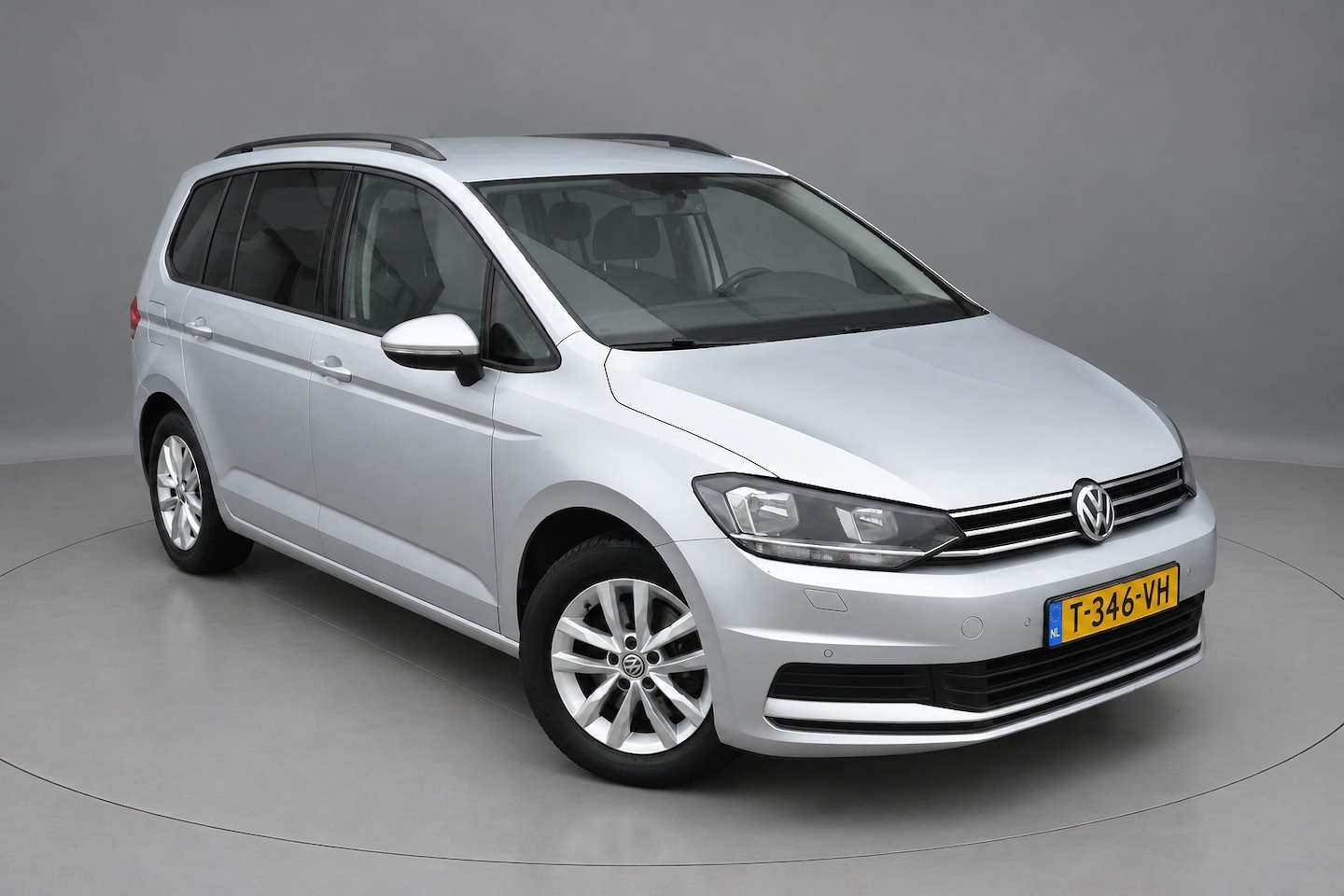 Volkswagen Touran - Cruise|Camera|Massage|Distributie v.v. - AutoWereld.nl