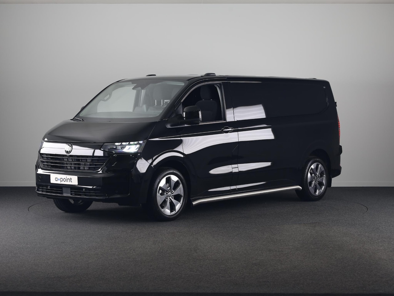 Volkswagen Transporter - Bedrijfswagens Style L2 2.5 eHybrid 171 kW / 233 PK 3500 mm CVT a | 19inch LMV | trekhaak - AutoWereld.nl
