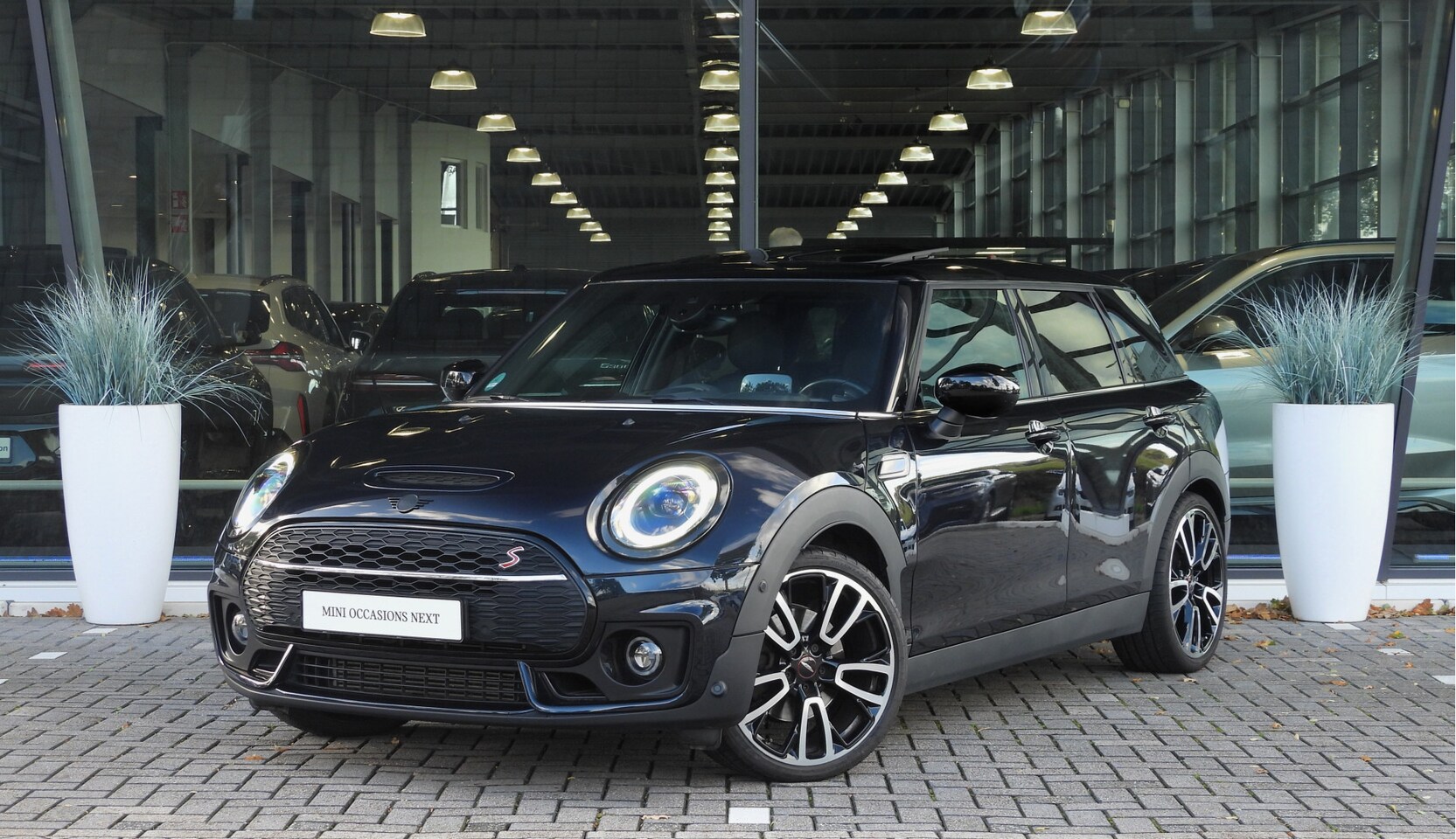 MINI Clubman - Cooper S Rockingham GT Automaat / Trekhaak / Panoramadak / Comfortstoelen / Comfort Access - AutoWereld.nl