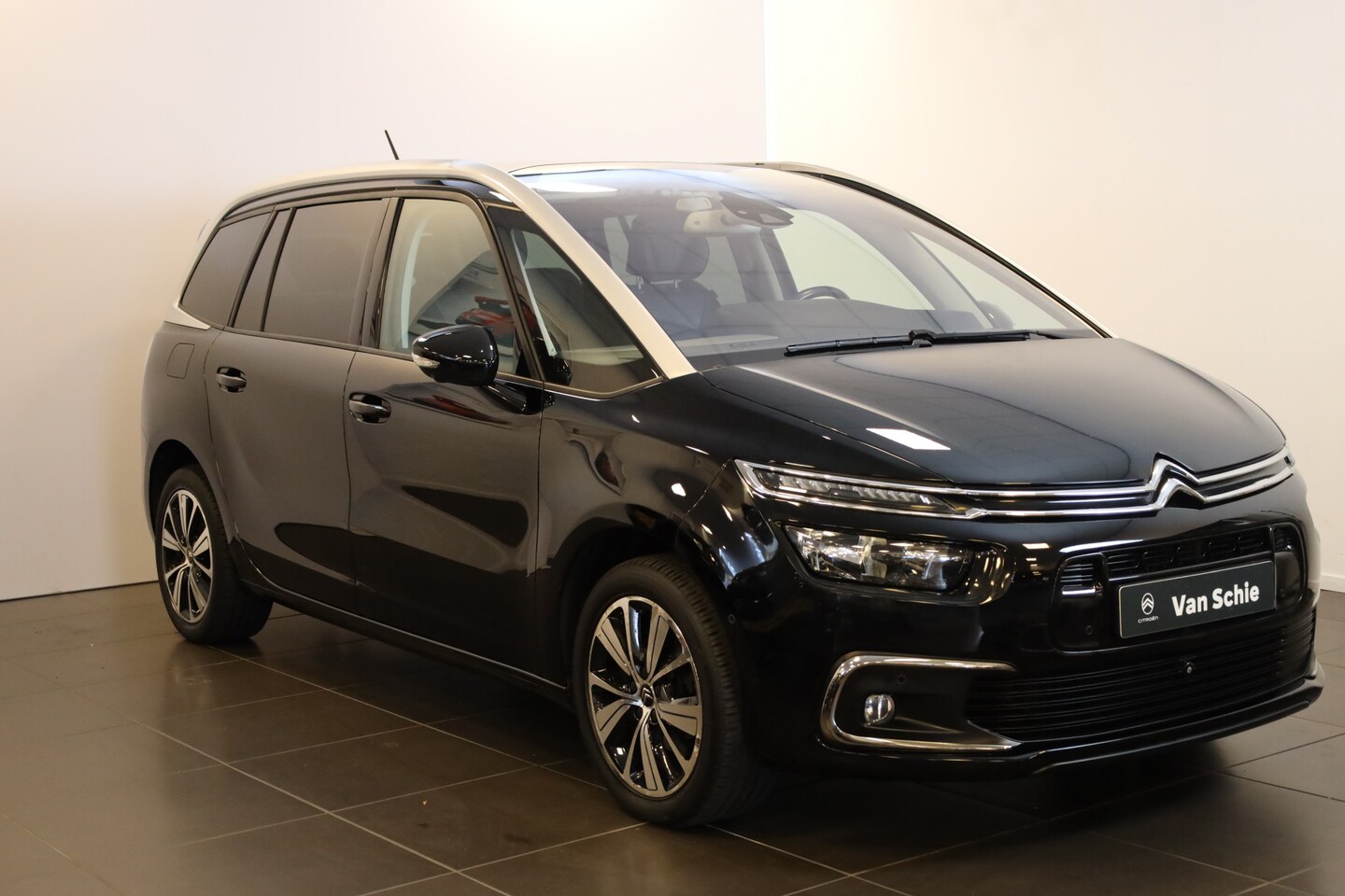 Citroën Grand C4 Picasso - PT 130 Shine Trekhaak | Volleder | Elektr a klep | Parkeersens. v+a | Camera - AutoWereld.nl