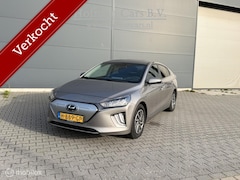 Hyundai IONIQ - Electric Premium 38 kWh | Leder | Stoelkoeling | Stoelverwarming | Camera | Allseason