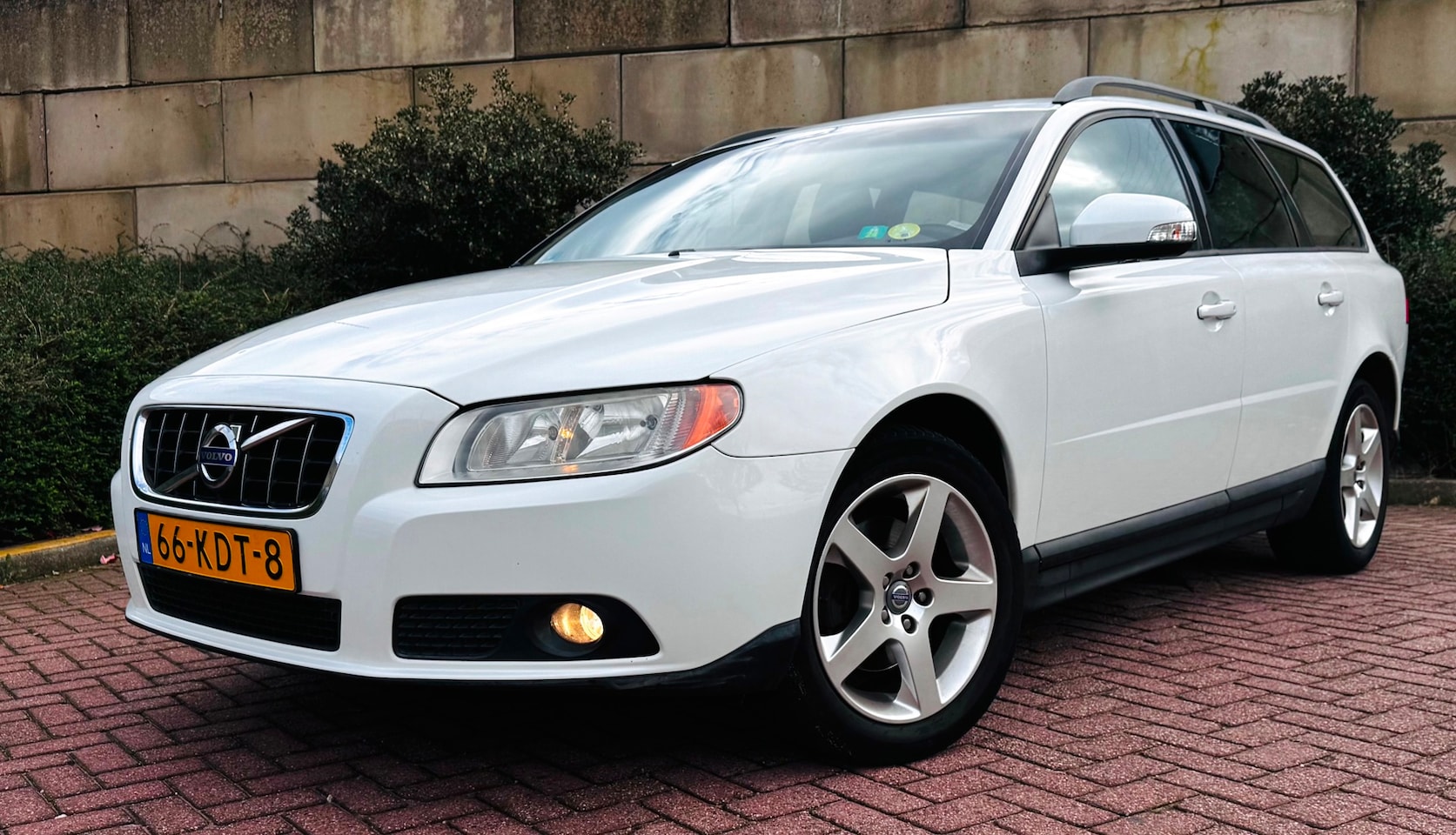 Volvo V70 - 2.0 Limited Edition/Dealer O-H/RIJKAAR/ - AutoWereld.nl