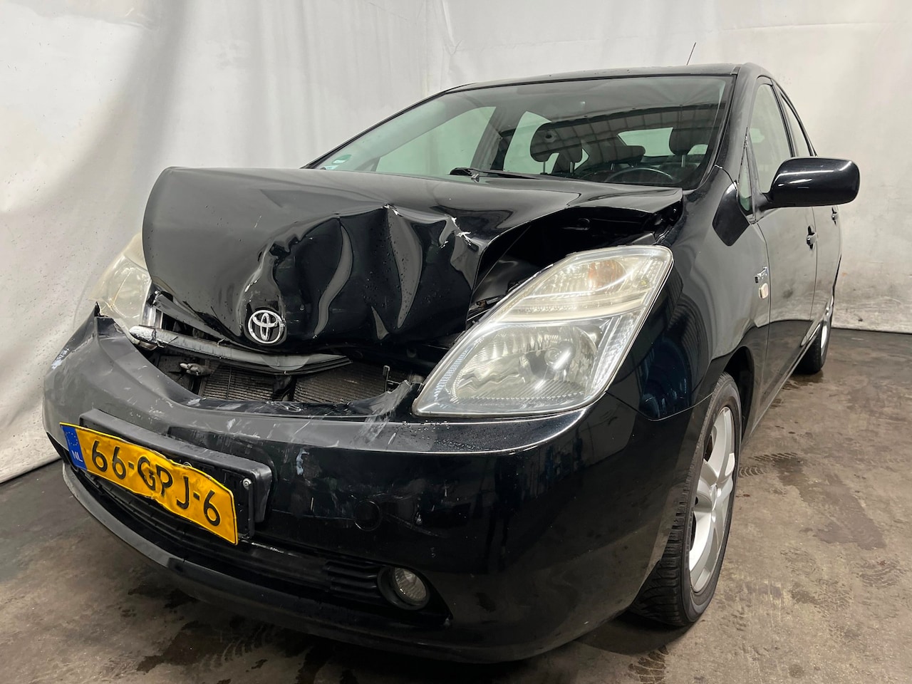 Toyota Prius - 1.5 VVT-i Tech Edition - Front Schade - Radiator Defect - AutoWereld.nl