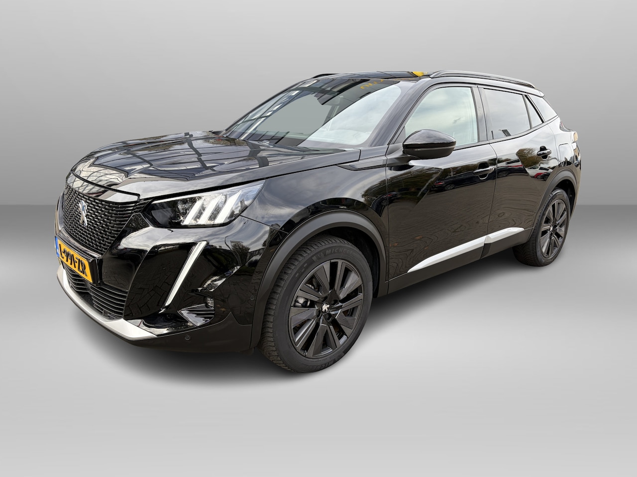 Peugeot e-2008 - EV GT 50 kWh Stoelverwarming | 3D dashboard | Camera | Navi | Leer - AutoWereld.nl