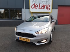 Ford Focus Wagon - 1.0 Lease Edition NIEUWSTAAT zeer mooi trekhaak clima etc