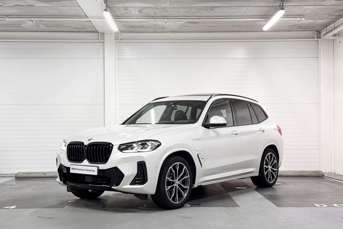 BMW X3 - xDrive30e High Executive | M-Sport | Head-Up Display | Harman/Kardon | Stuurwielverwarming - AutoWereld.nl