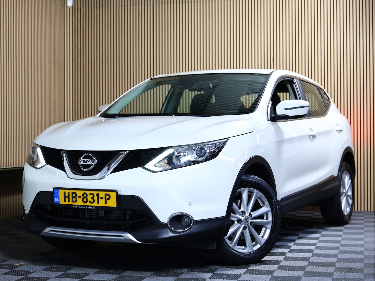 Nissan Qashqai - 1.2 Connect Edition AUTOM NAVI CRUISE CLIMA CAMERA PDC STOELVW '15 - AutoWereld.nl