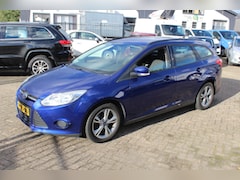 Ford Focus Wagon - 1.0 Koppakking lek, motor loopt goed