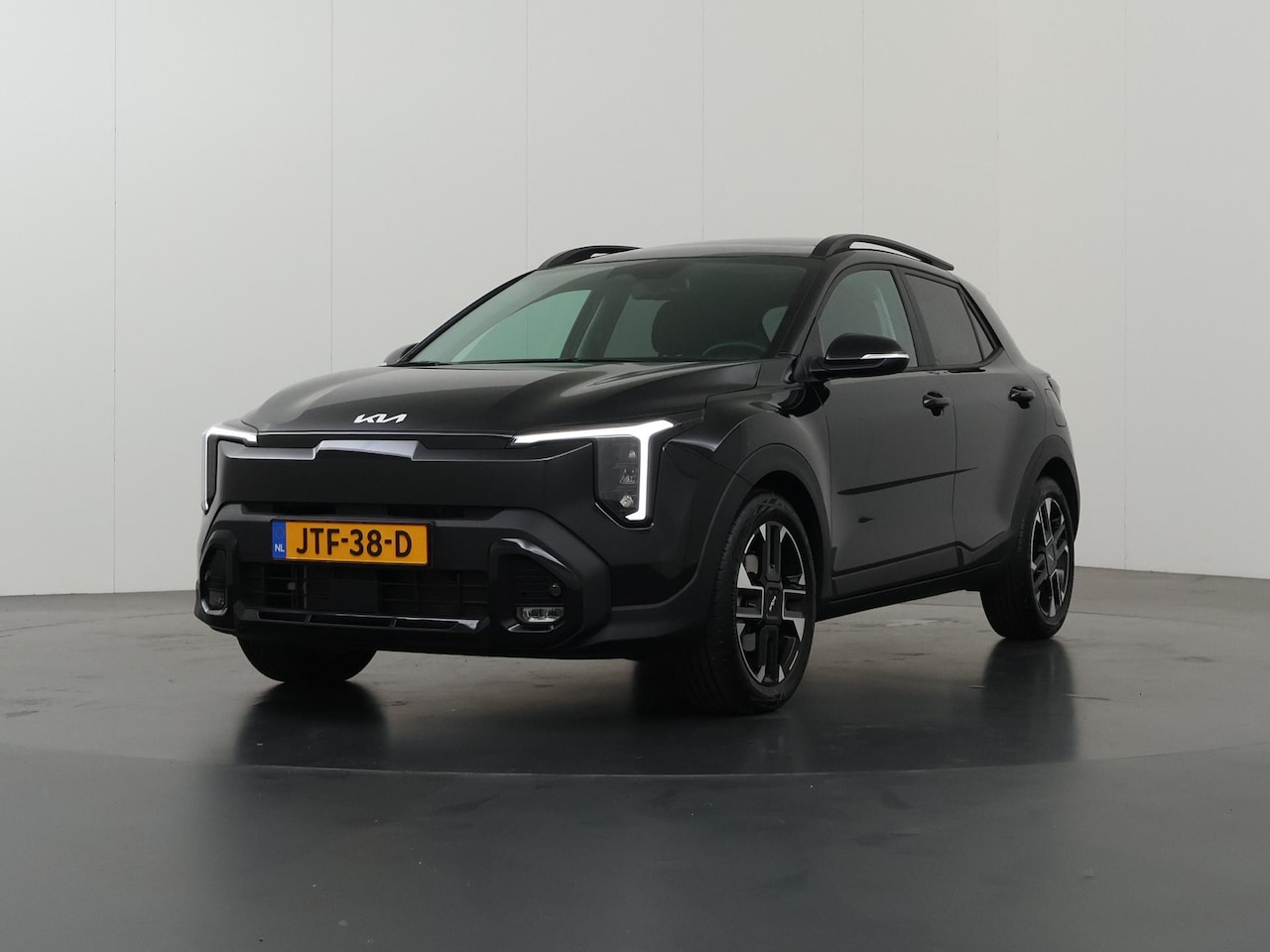 Kia Stonic - 1.0 T-GDi MHEV GT-Line | Stoelverwarming | Camera | Adaptieve Cruisecontrol | Led-koplampe - AutoWereld.nl