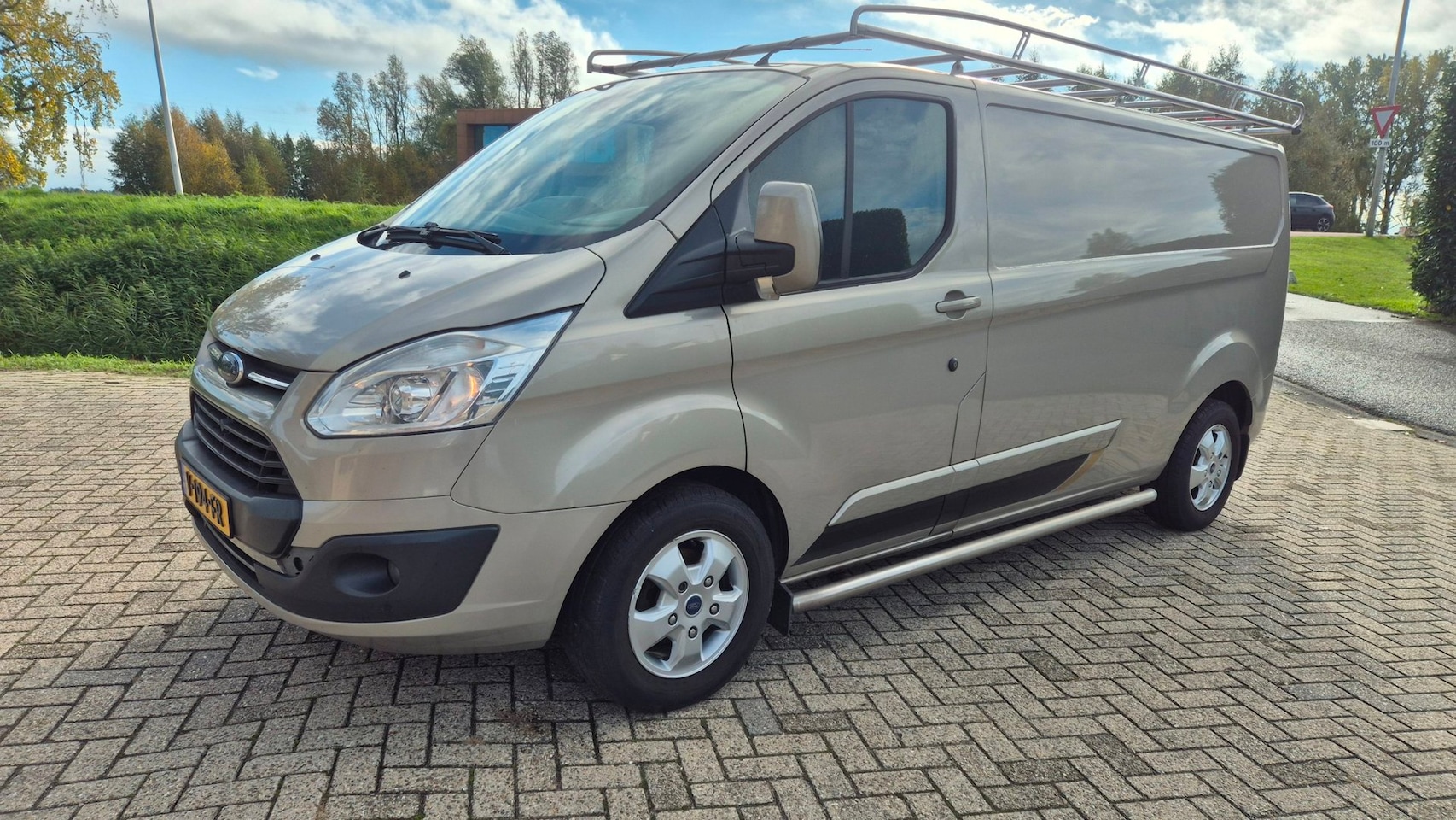 Ford Transit Custom - 310 2.0 TDCI L2H1 Limited 310 2.0 TDCI L2H1 Limited - AutoWereld.nl