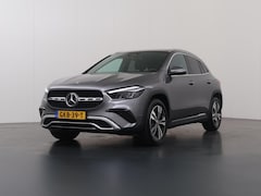 Mercedes-Benz GLA-Klasse - 180 Star Edition Luxury Line | Keyless | Achteruitrijcamera | Panoramadak | Stoelverwarmin