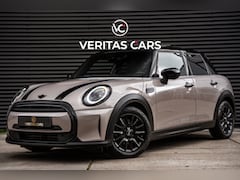 MINI 5-Deurs - 1.5 Cooper Business Edition 136PK|Pano|Ambiance|Keyless|Sport Green|Full Led|Carplay|Stoel