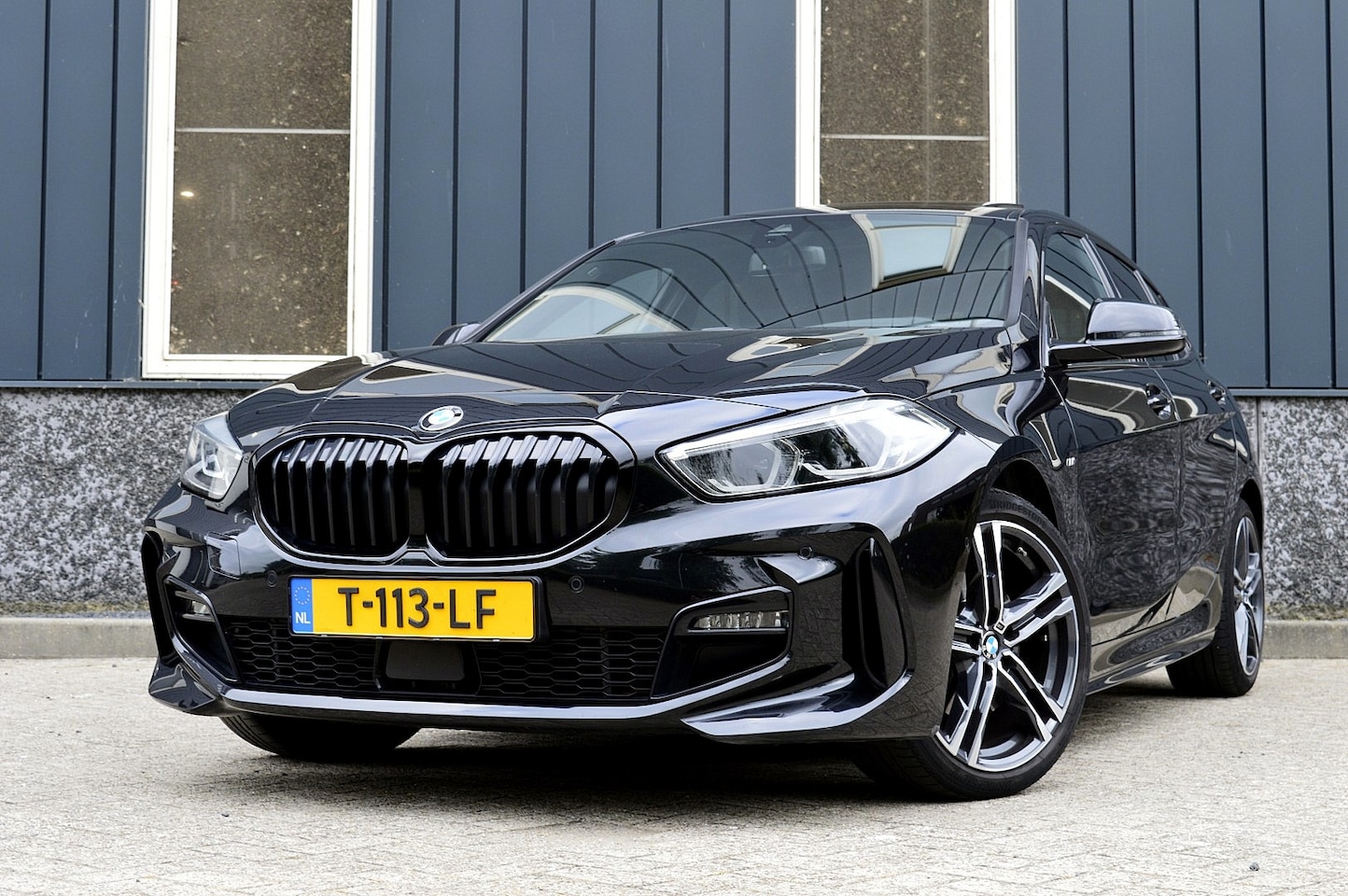BMW 1-serie - 118i M-Sport Rijklaarprijs-Garantie Panorama dak Sport Interieur Led Camera Live cockpit p - AutoWereld.nl