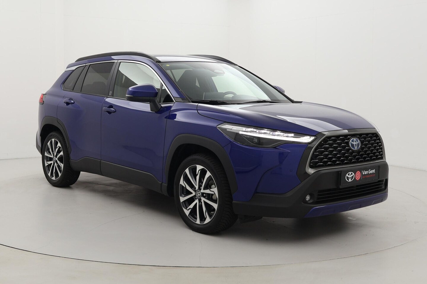 Toyota Corolla Cross - Hybrid 200 Style | Trekhaak | Dodehoek detectie | Stoel-/stuurverwarming | Apple Carplay / - AutoWereld.nl