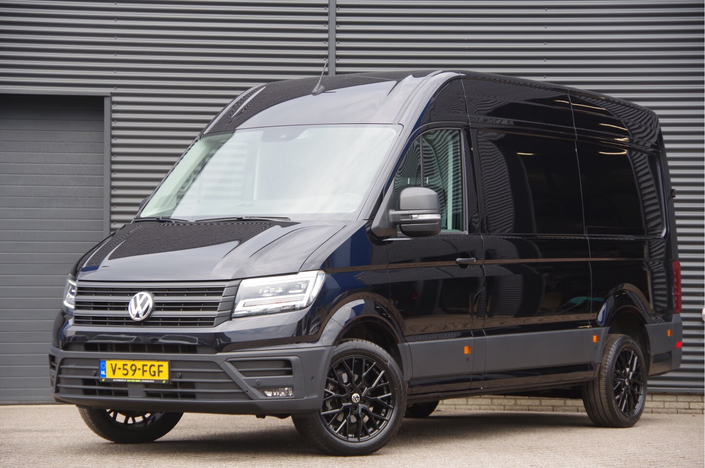 Volkswagen Crafter - 35 2.0 TDI L3H3(L2H2) 3-ZITS, 177PK AUT. LED, TREKHAAK, STOELVERWARMING, ADAPT. CRUISE, CA - AutoWereld.nl