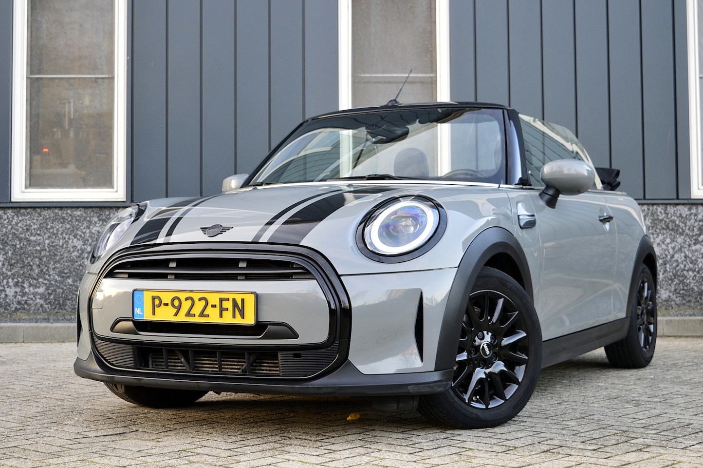 MINI Cabrio - Mini 1.5 One Essential Rijklaarprijs-Garantie Apple carplay Airco Led Stuur/Stoel verwarmi - AutoWereld.nl