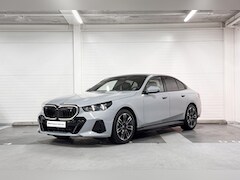 BMW i5 - Sedan eDrive40 | M-Sport Pro | Innovation Pack | Travel Pack | Comfort Pack | Panoramadak