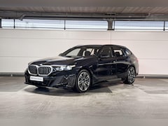 BMW 5-serie Touring - 530e M Sport | Panoramadak | Trekhaak