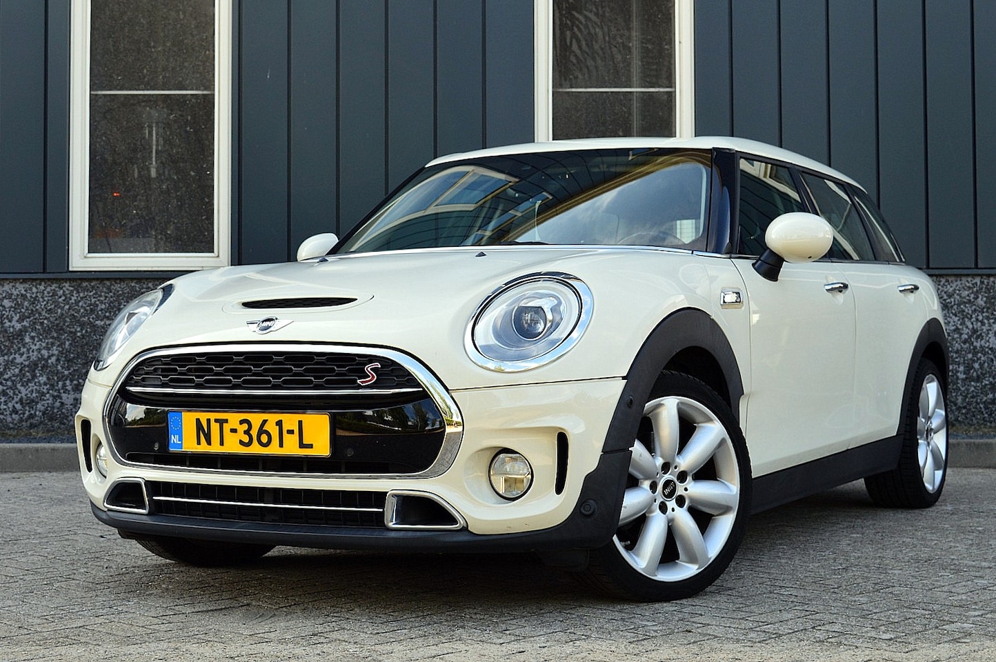 MINI Clubman - 2.0 Cooper S Chili Serious Business Rijklaarprijs-Garantie Navigatie Led Sport Interieur A - AutoWereld.nl