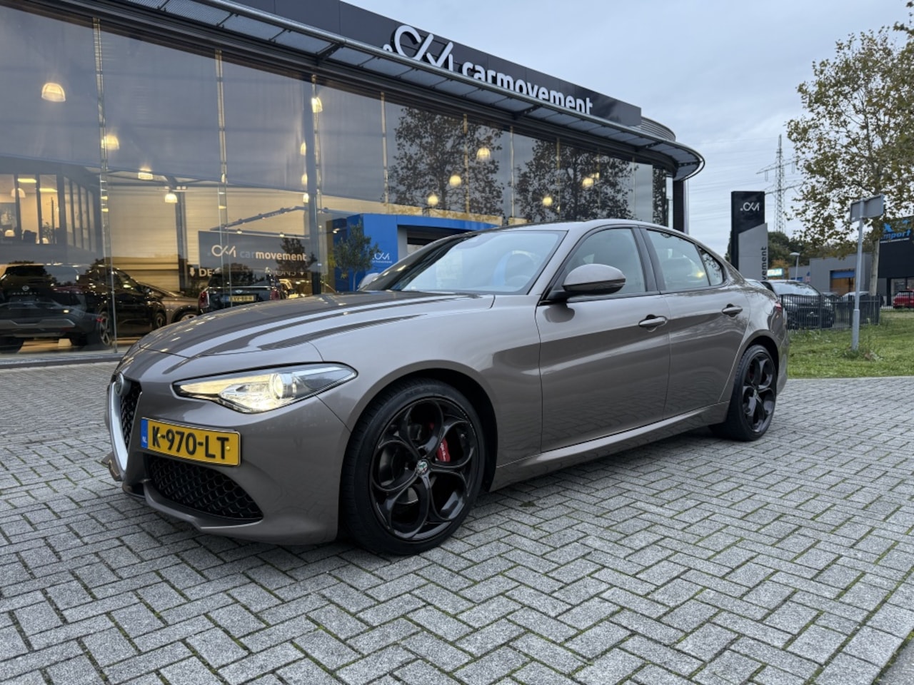 Alfa Romeo Giulia - 2.0T Super | Veloce Pakket!! | Leder | Navi | NL auto! | Afn. trekhaak! - AutoWereld.nl