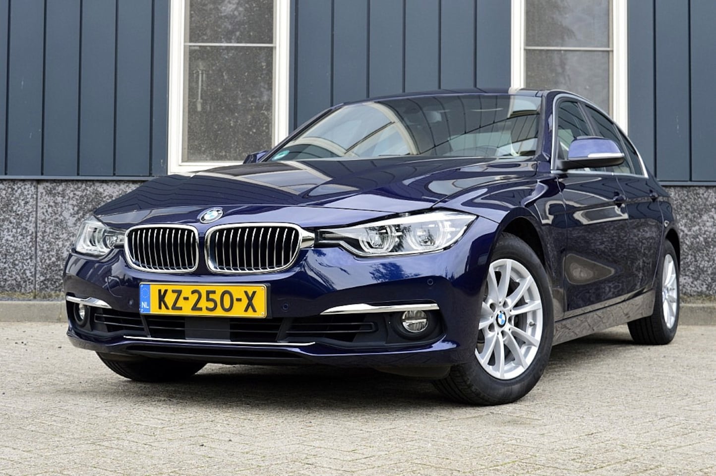 BMW 3-serie - 320i Centennial Executive Rijklaarprijs-Garantie Leder sport interieur Led Navigatie Airco - AutoWereld.nl