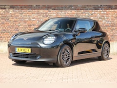 MINI 3-Deurs - Cooper E Blackyard 40.7 kWh| Stoelverwarming| carplay| Achteruitrij Camera