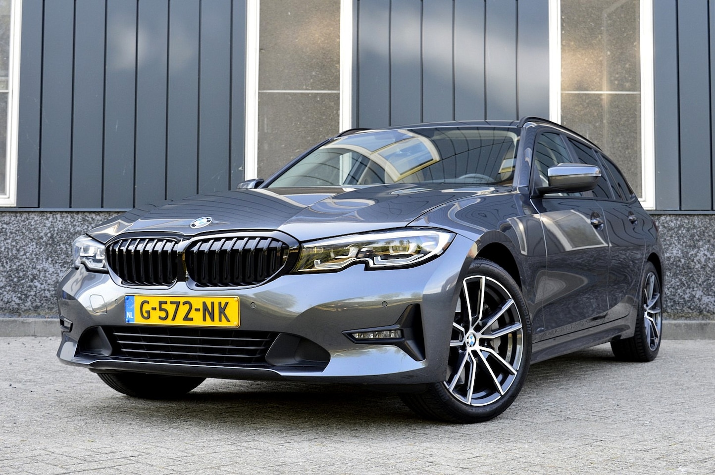BMW 3-serie Touring - 330i High Executive Edition Rijklaarprijs-Garantie Navigatie Led Airco 18 Inch - AutoWereld.nl