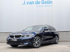 BMW 3-serie Touring - 330e eDrive Edition | Panorama | Trekhaak | Sportst | 1e Eig | Parking Pack | 100% Dealero