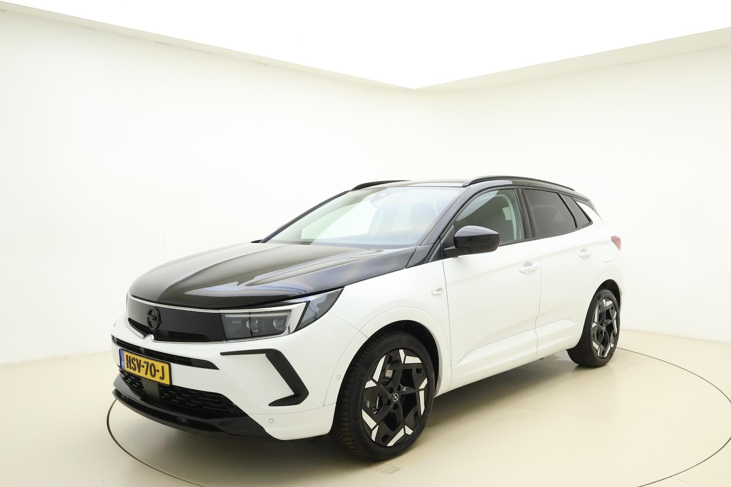 Opel Grandland - 1.6 Turbo Plug-In Hybrid 300PK 4x4 GSe | Adaptive Cruise Control | 360° Camera | Stoelverw - AutoWereld.nl