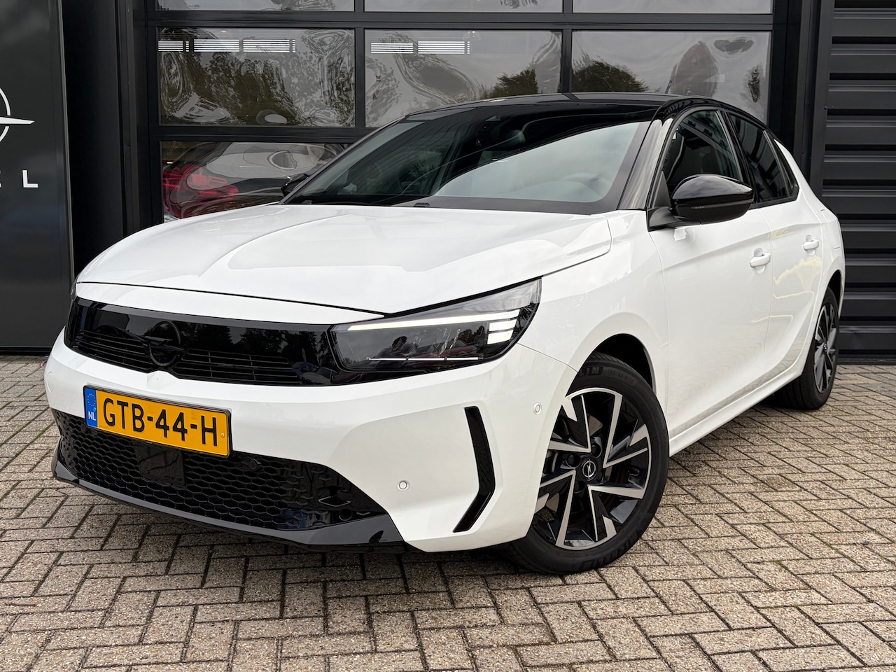 Opel Corsa - 1.2 Turbo Hybrid 110 PK GS | DODEHOEK DETECTIE| CAMERA + PARKEERSENSOREN| APPLE CARPLAY/AN - AutoWereld.nl