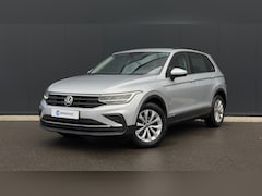 Volkswagen Tiguan - 150pk 1.5 TSI Life Business | trekhaak | Achteruitrijcamera | Cruise Control | 17" |