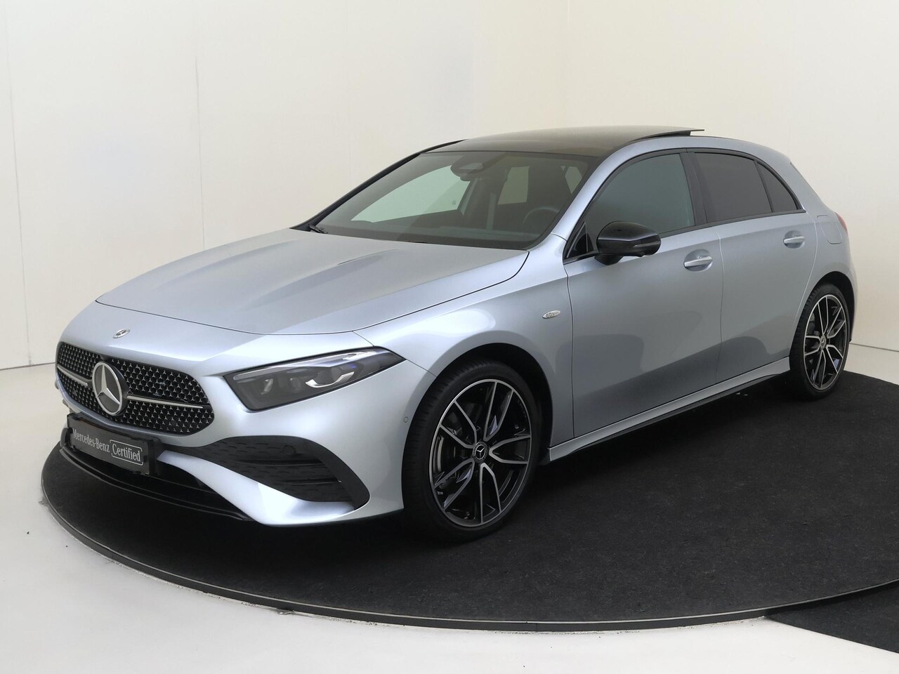 Mercedes-Benz A-klasse - 250 e Business Solution AMG / Panoramadak / Headup-Display / 360Graden-Camera / - AutoWereld.nl