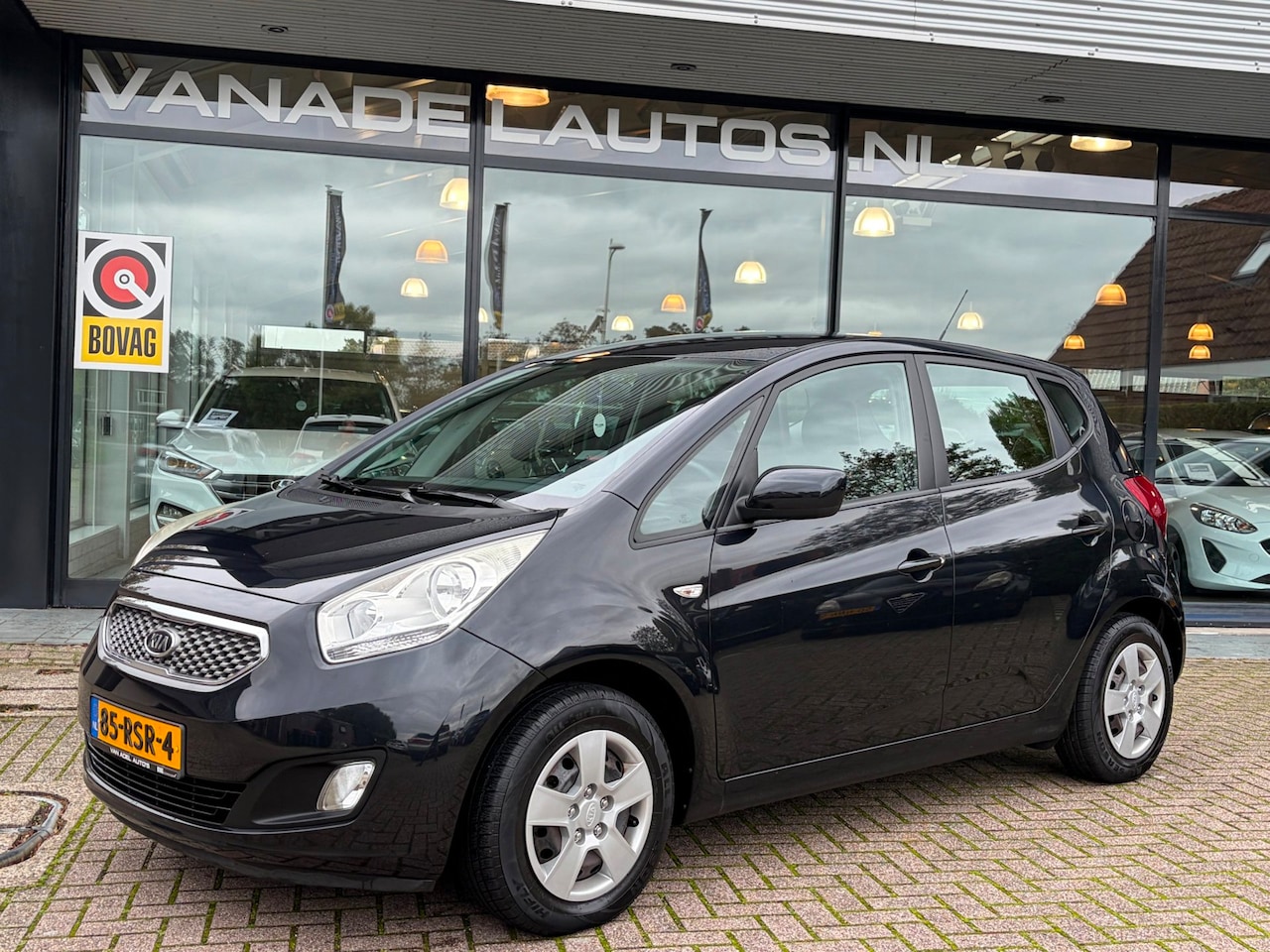 Kia Venga - 1.4 CVVT Seven Navi Airco Cruise Camera Trekhaak NL-Auto NAP Dealeronderhouden! - AutoWereld.nl